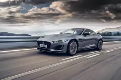 Jaguar F-TYPE P300 Coupé RWD in Eiger Grey
