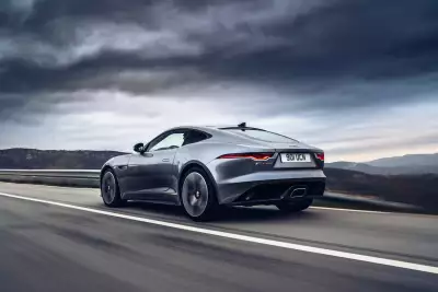 Jaguar F-TYPE P300 Coupé RWD in Eiger Grey