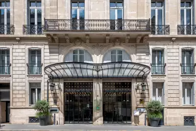 La Maison Champs-Elys&eacute;es