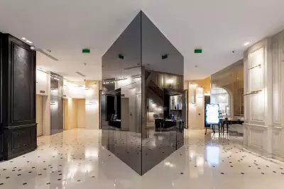 La Maison Champs-Elys&eacute;es
