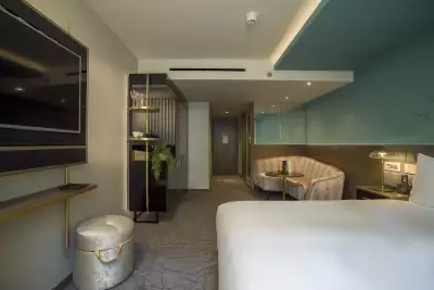 Middle Eight hotel Covent Garden suites and bedrooms