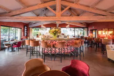 Le B bar at Hôtel Byblos Saint-Tropez