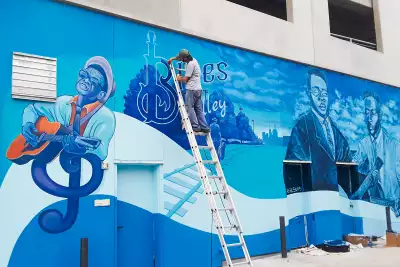 Dan Colcer painting