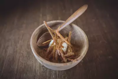 Gingerbread roots and pine