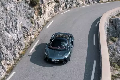 McLaren GT