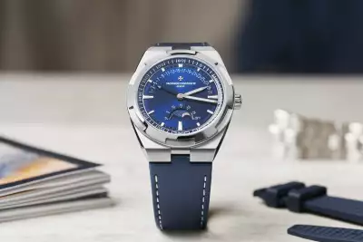 Vacheron Constantin Overseas Moonphase Retrograde Date