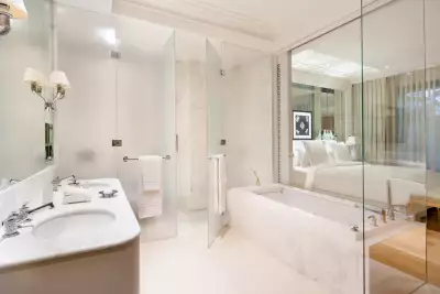 Four Seasons Grand-Hotel du Cap-Ferrat bedroom