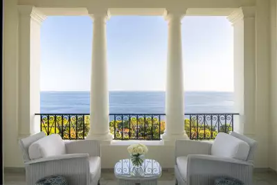 Four Seasons Grand-Hotel du Cap-Ferrat bedroom