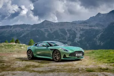 Aston Martin DB12