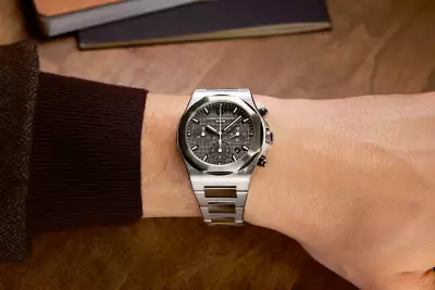 Girard-Perregaux Laureato Chronograph Ti49