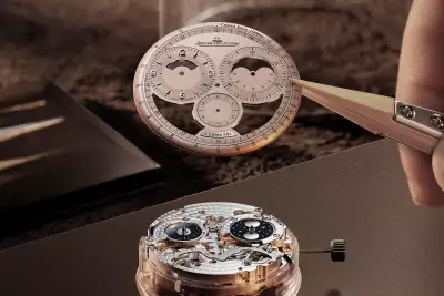 Jaeger-LeCoultre Duomètre Chornograph Moon in Pink Gold
