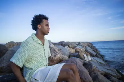 Male model be the sea