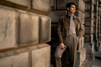 Model wearing Kit Blake