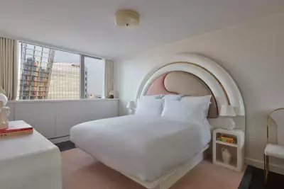 Dynasty Cabin Suite