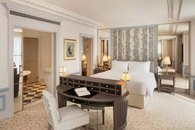 H&ocirc;tel M&eacute;tropole Monte-Carlo bedroom