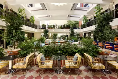 The W Florence Courtyard