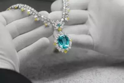 The Talk to Me, Harry Winston Collection’s Paraiba and diamond necklace centres on a 29.09-carat oval Paraiba tourmaline. For every 10,000 diamonds mined, there is only one Paraiba tourmaline.