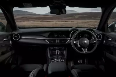 Alfa Romeo Stelvio Quadrifoglio interior