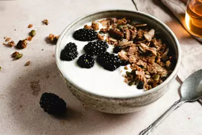 Granola and yoghurt