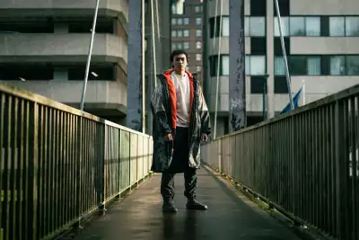 Man wearing a Dryrobe