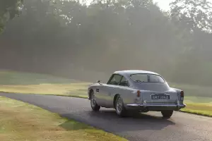 Aston Martin Goldfinger DB5 Continuation