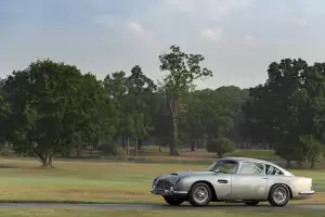 Aston Martin Goldfinger DB5 Continuation