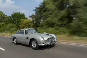 Aston Martin Goldfinger DB5 Continuation