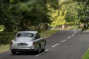 Aston Martin Goldfinger DB5 Continuation
