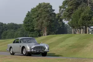 Aston Martin Goldfinger DB5 Continuation