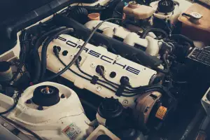 Porsche 944
