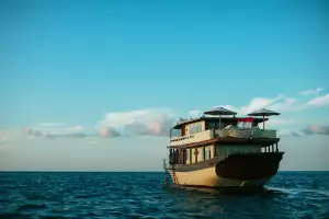 Mischief yacht for charter