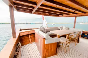 Mischief yacht for charter