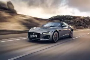 Jaguar F-TYPE P300 Coupé RWD in Eiger Grey