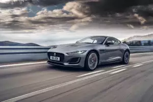 Jaguar F-TYPE P300 Coupé RWD in Eiger Grey