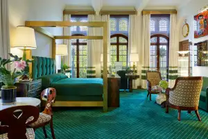 The Milestone Hotel Hermes Suite
