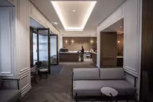 Page 8 hotel London