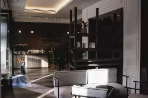 Page 8 hotel London