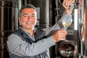 Simon Roberts – Ridgeview Director of Winemaking Simon Roberts – Ridgeview Director of Winemaking