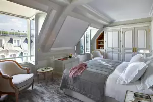 Le Meurice bedrooms