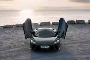 McLaren GT