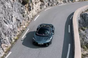McLaren GT