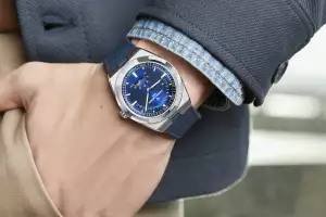 Vacheron Constantin Overseas Moonphase Retrograde Date