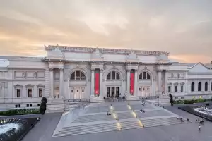 The Metropolitan Museum of Art, New York (Exterior)