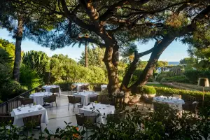 Four Seasons Grand-Hotel du Cap-Ferrat restaurants