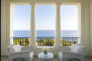 Four Seasons Grand-Hotel du Cap-Ferrat bedroom
