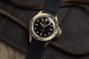 Yema Superman Bronze with lacquered black dial
