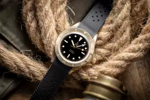 Yema Superman Bronze with lacquered black dial