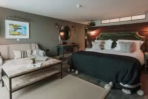 Inside a Suite at Gara Rock