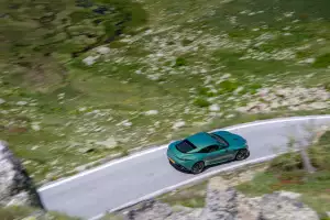 Aston Martin DB12 Aston Martin DB12