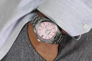 Grand Seiko Limited Edition ‘Pink Snowflake’ Spring Drive 20th Anniversary Grand Seiko Limited Edition ‘Pink Snowflake’ Spring Drive 20th Anniversary